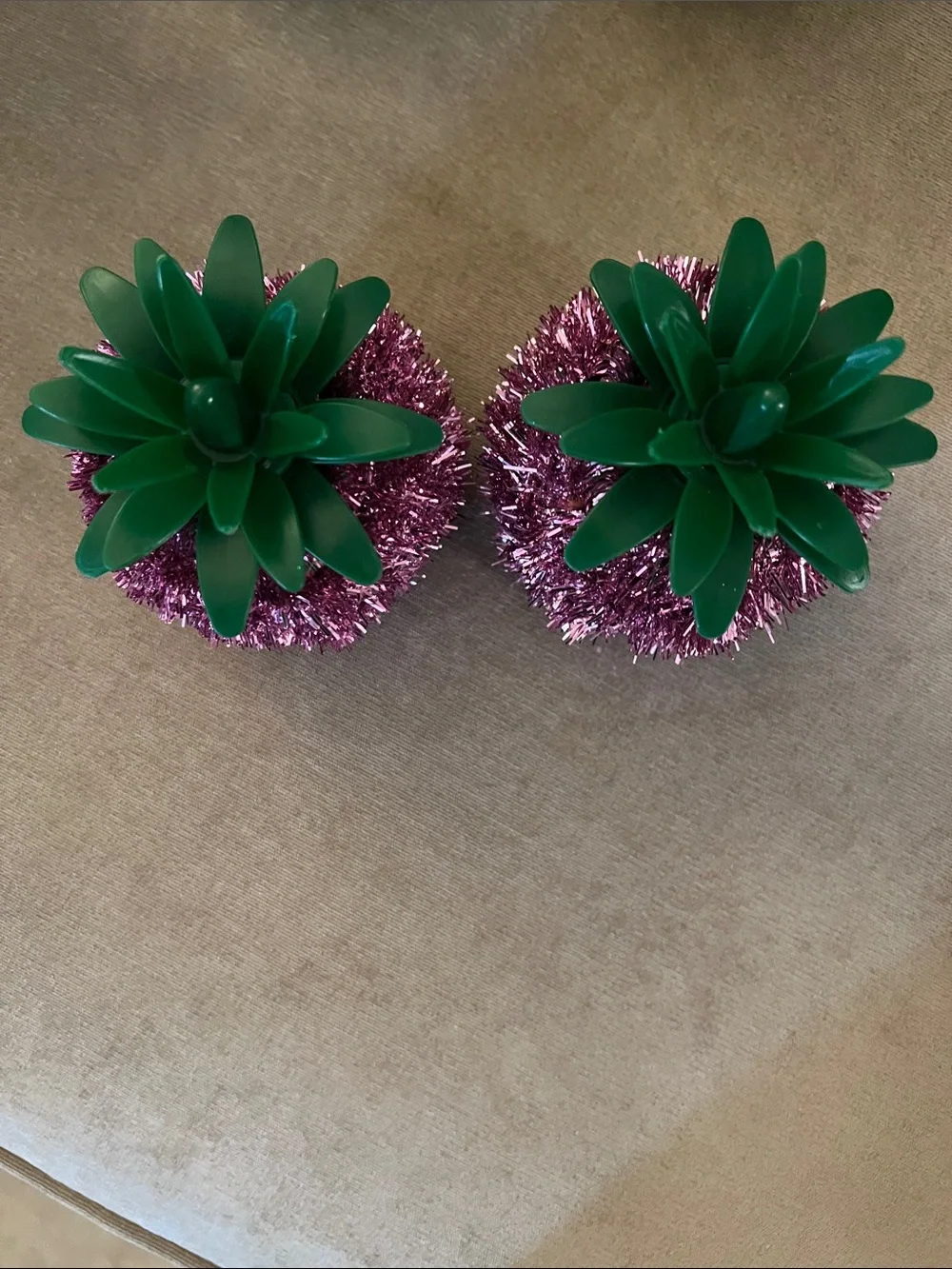Festive Pineapple Tinsel Table Decor - Pink & Gold